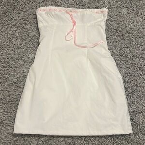 Woman’s strapless dress!!